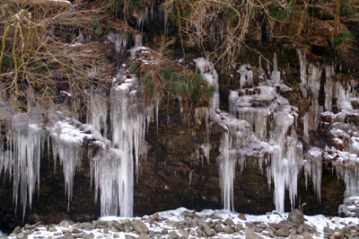 三十槌の氷柱